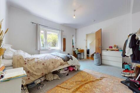Bedroom 1b