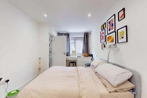 Bedroom 1b