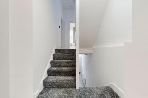 2nd floor stairca...