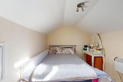 Loft Bedroom b