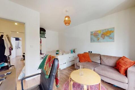 Bedroom 1 (3)