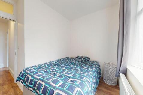 Bedroom 2b (2)