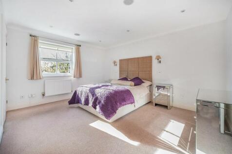 Principle bedroom