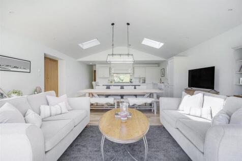 Kitchen/Living/Dining