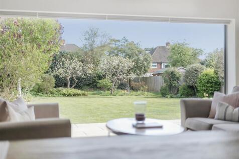 Bifold Garden View