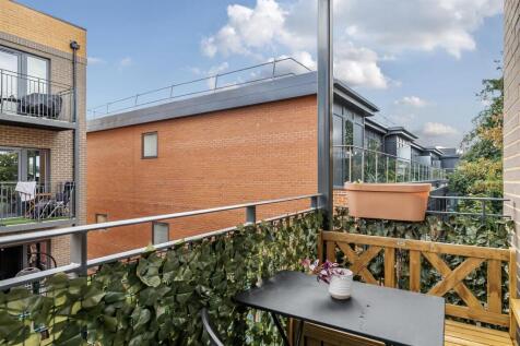 Master Bedroom Balcony