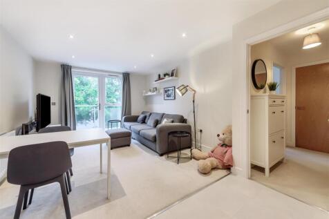 Living/dining area
