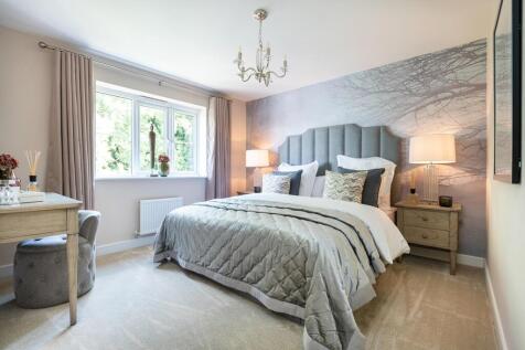 Generous sized master bedroom with en suite
