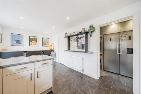KITCHEN/UTILITY