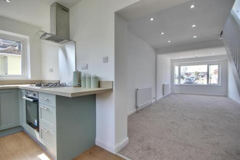 KITCHEN INTO LOUNGE/DINER
