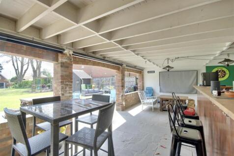 BAR AREA