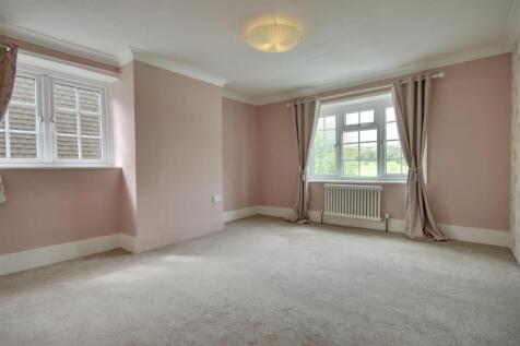 BEDROOM THEE