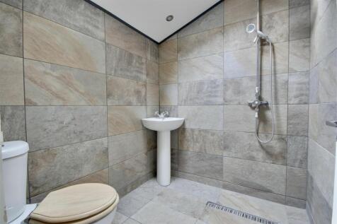 DOWNSTAIRS BATHROOM