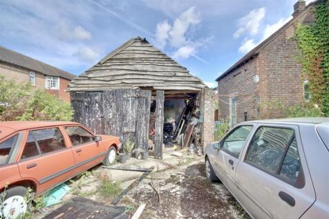 DOUBLE GARAGE