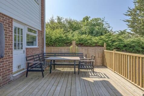 RAISED DECKING