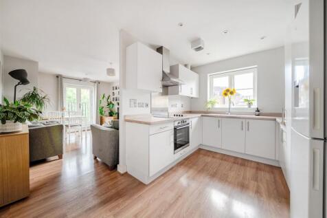 KITCHEN/RECEPTION ROOM