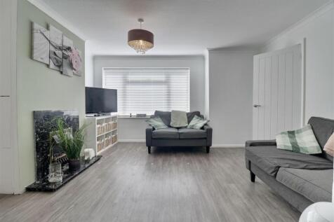 LIVING ROOM AREA