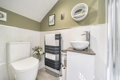 ENSUITE BEDROOM TWO