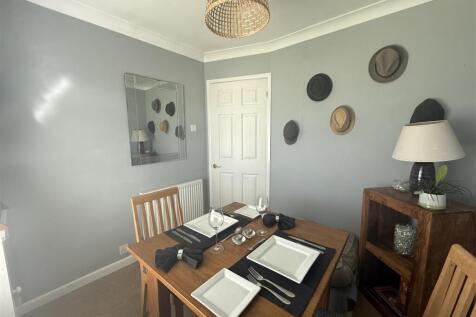 BEDROOM THREE/DINING ROOM