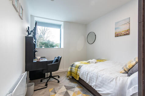 Ensuite Bedroom 2...