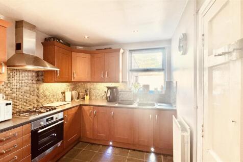 27 Queen Street - Kitchen.jpg