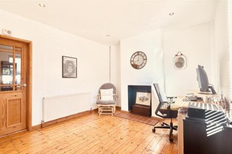 27 Queen Street - Lounge or Dining Room.jpg