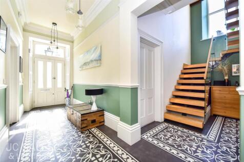 Hallway.jpg