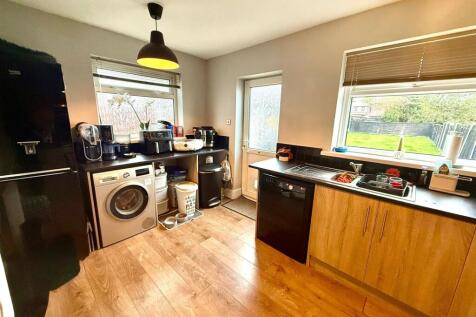 PHOTO-2025-10-30-21-25-05 5.jpg