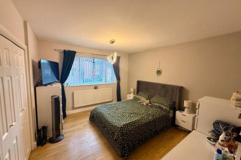 PHOTO-2025-11-06-12-38-43 2.jpg