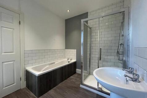 PHOTO-2025-11-06-17-00-05 18.jpg