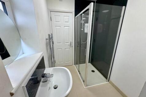 10 P121 Ground Bathroom 1Jul25.jpg