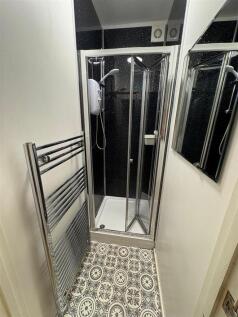 12 P121 Shower 1Jul25.jpg