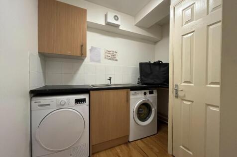 Laundry room - Shared