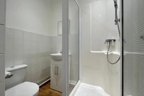 bathroom 2.jpg