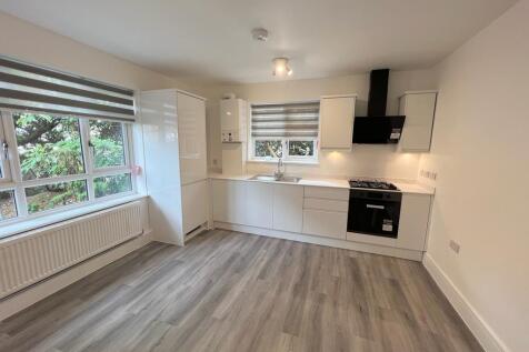 kitchen living 2.jpg