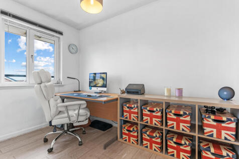 Bedroom 4/Office