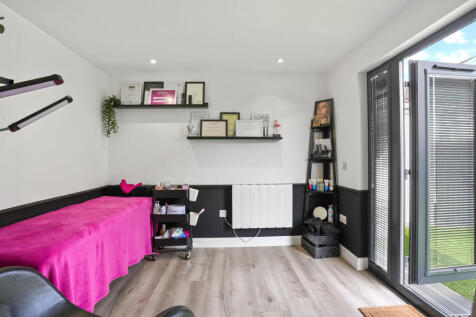 18_garden room