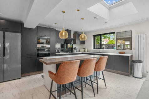 Kitchen-family-dining