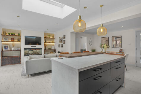 Kitchen-family-dining
