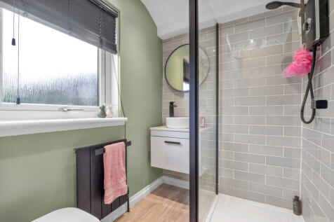 11 Shower Room