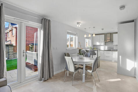 Kitchen Dining Living Area