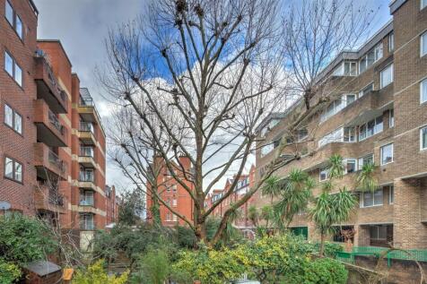 Brunswick Court SW1P - Gardens.jpg