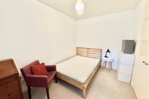 bed 2.jpg