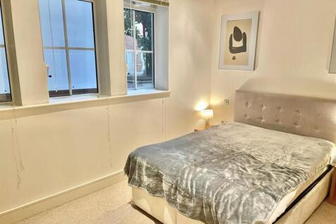 bed 1.jpg