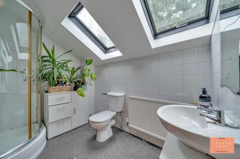 Shower Room/En Suite