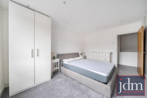 f15b3a35-53bb-497...