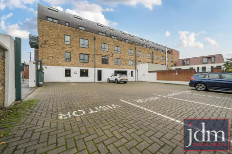 d3e62561-4158-4d1...