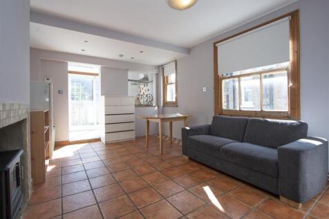 47a Lurline Gardens, London reception 1.jpg