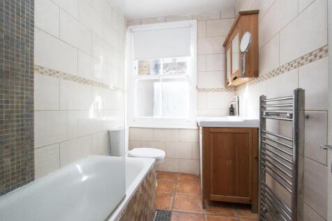 47a Lurline Gardens, London bathroom.jpg