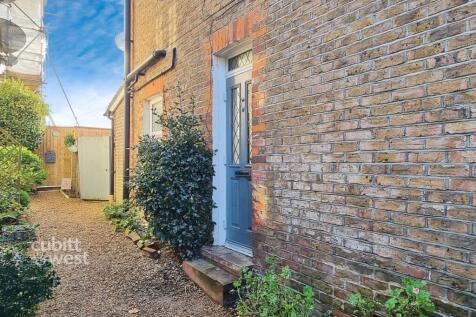 781002fc-20251203...